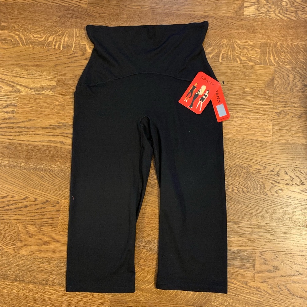 NWT SPANX HW Extended Length Short Shaper in Black